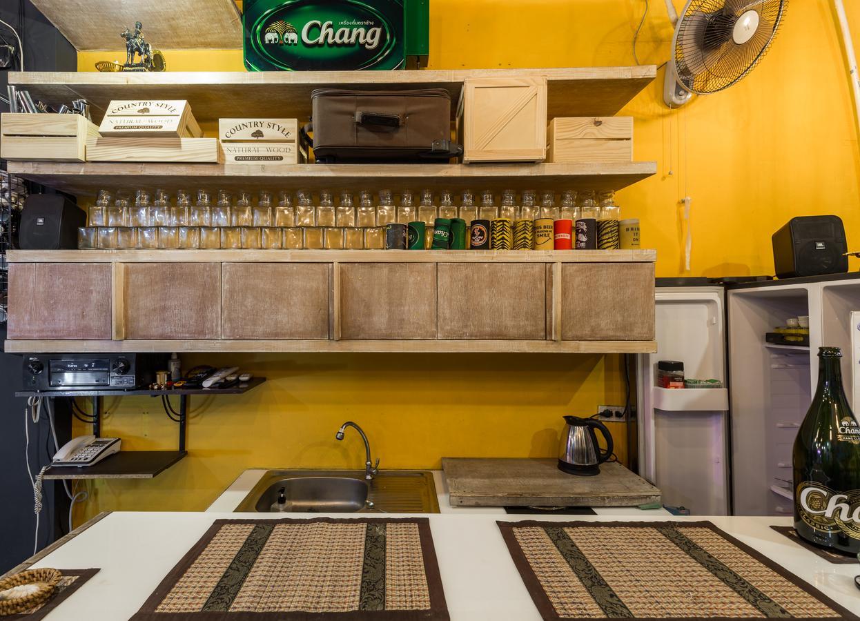 Wire Hostel Patong Kültér fotó